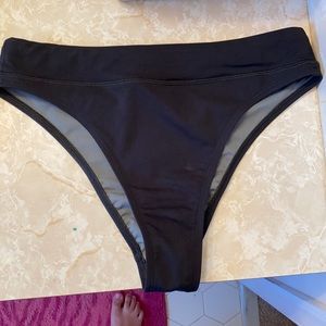 Zoe Large Black Bottoms!